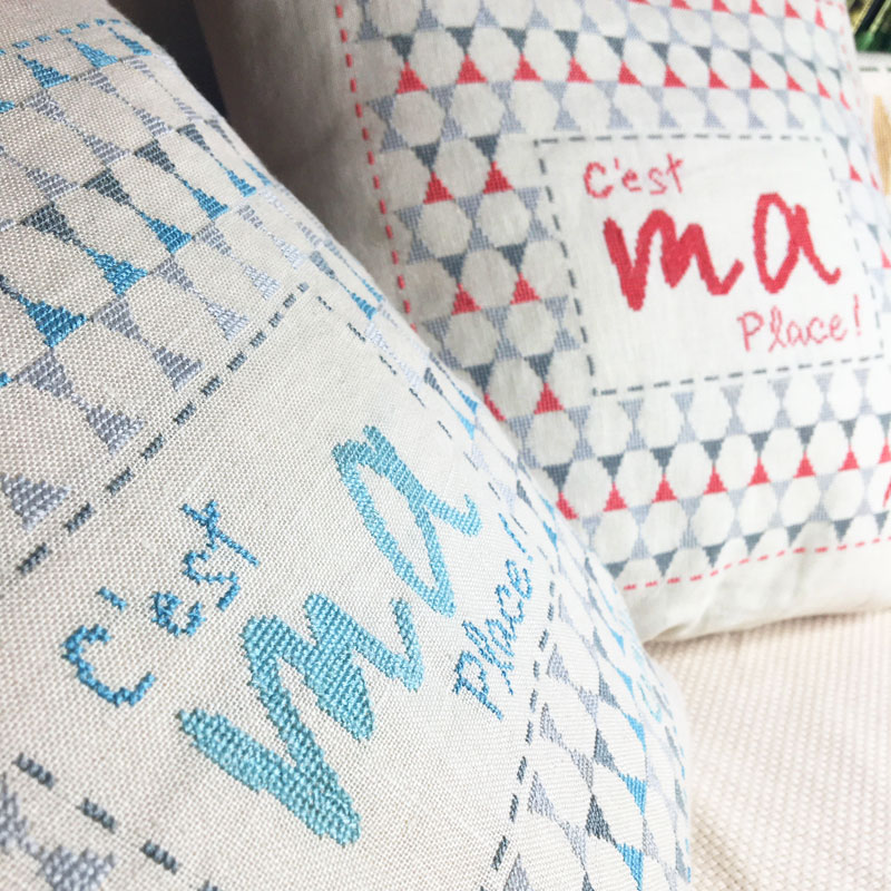 "C'est ma place" cushion - Image 3